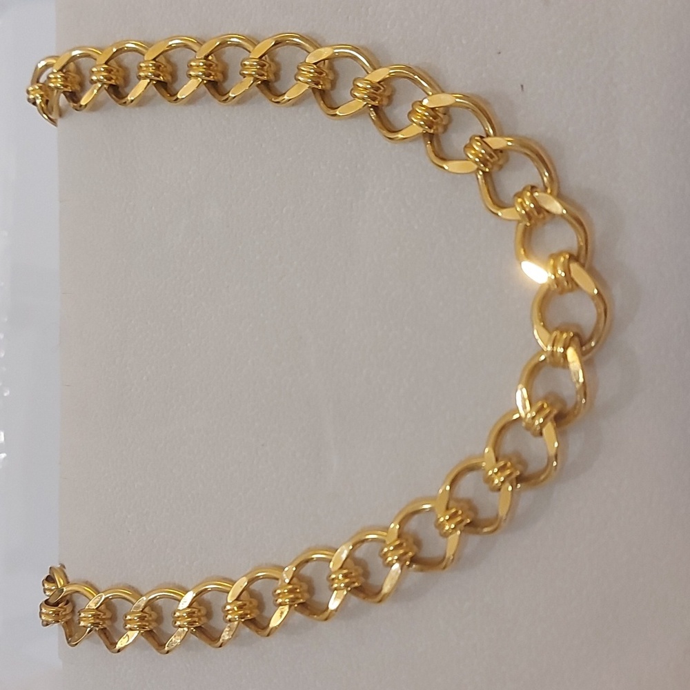 Chunky gold tone necklace